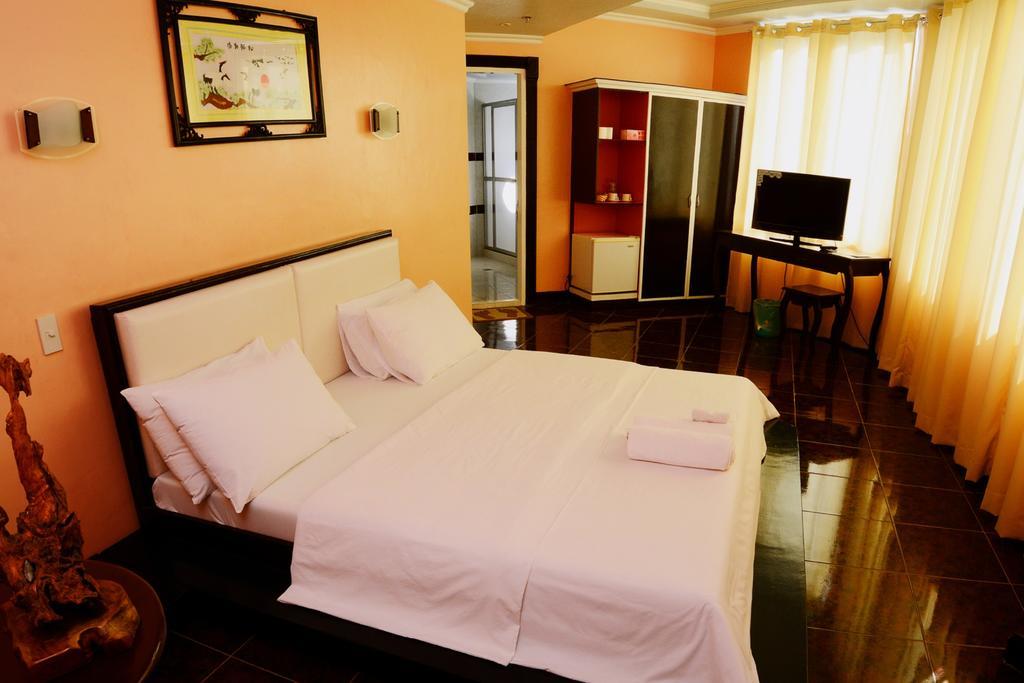 Jaimee'S Hotel, Resort And Restaurant Maasin  Номер фото