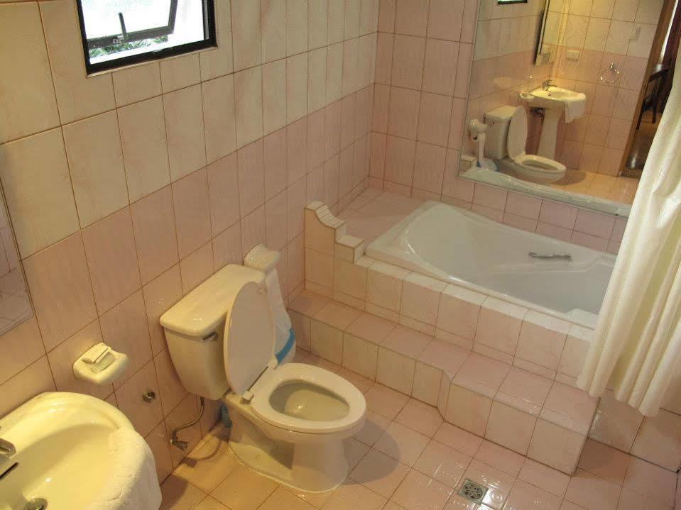 Jaimee'S Hotel, Resort And Restaurant Maasin  Екстер'єр фото